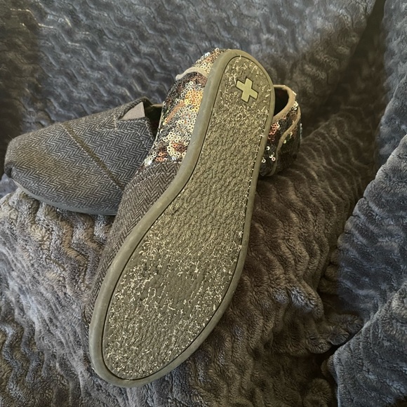TOMS Herringbone flannel and sequin upper. - Picture 6 of 6